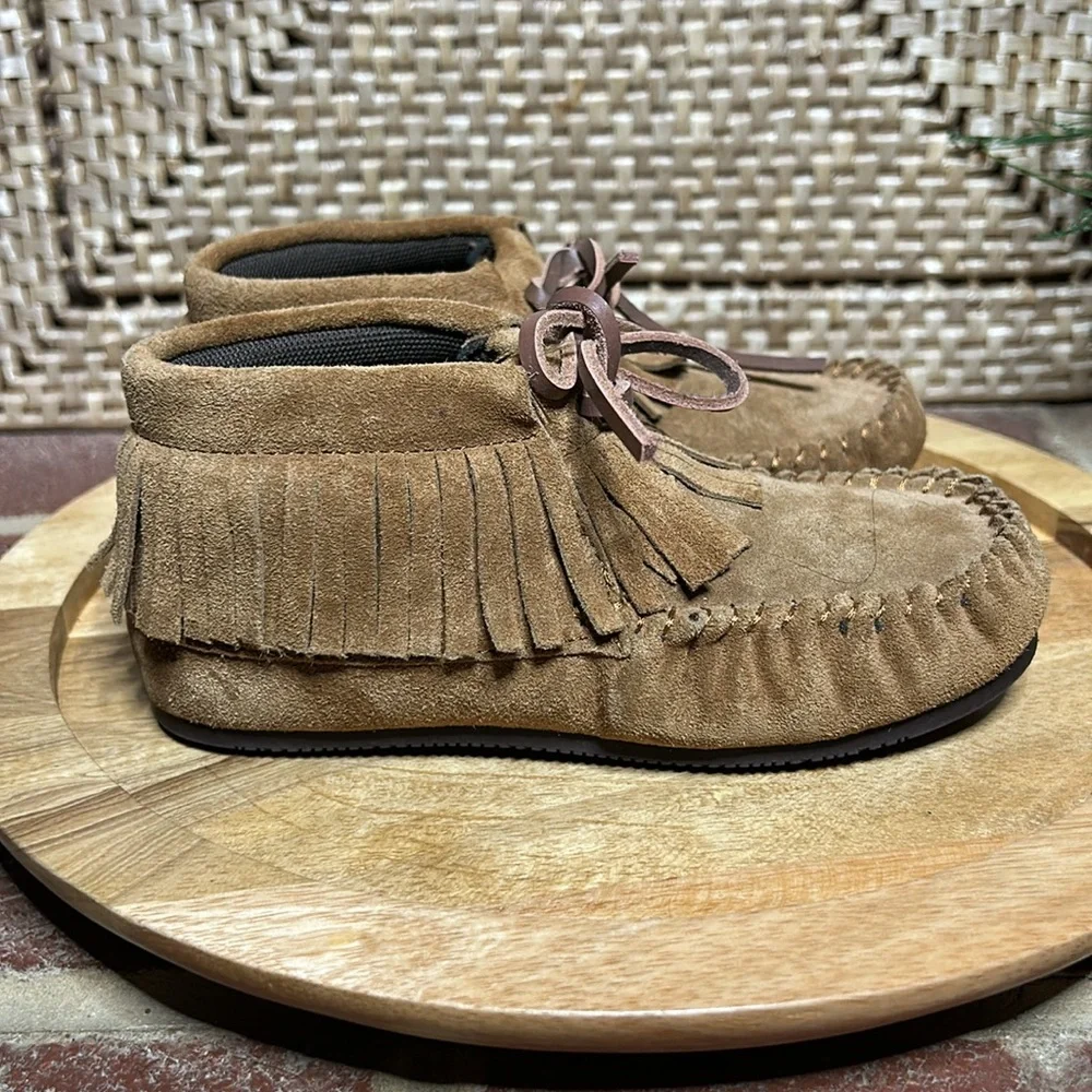 Lamo Tan Suede Moccasins with Fringe size 13 Y